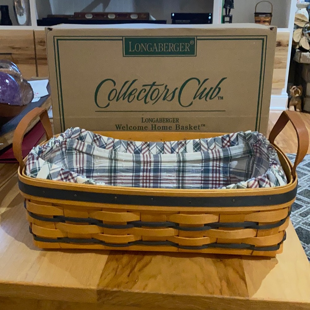 Longaberger Collectors club welcome home basket